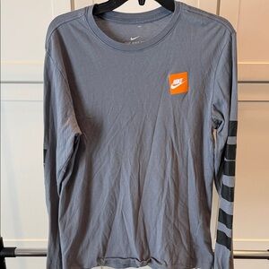 Vintage Nike Gray and Black Long Sleeve Tee